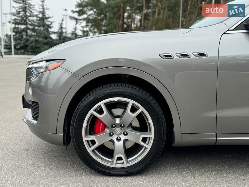 Позашляховик / Кросовер Maserati Levante 2017 в Києві