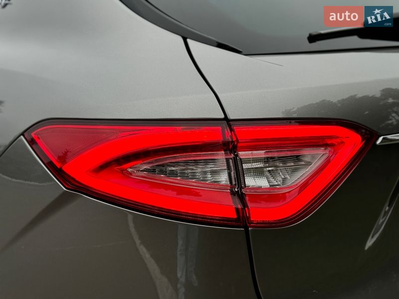 Позашляховик / Кросовер Maserati Levante 2017 в Києві