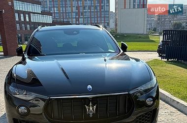Внедорожник / Кроссовер Maserati Levante 2018 в Киеве