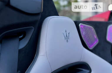 Родстер Maserati MC20 2023 в 