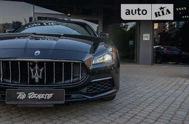 Седан Maserati Quattroporte 2017 в Львове