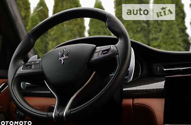 Седан Maserati Quattroporte 2022 в Львові