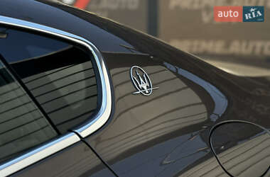 Седан Maserati Quattroporte 2013 в 