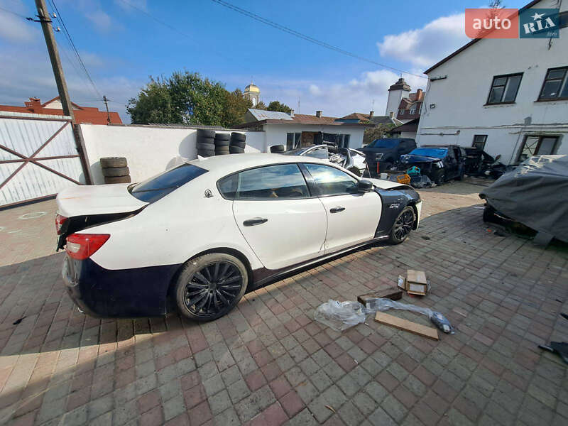 Седан Maserati Quattroporte 2014 в Львове