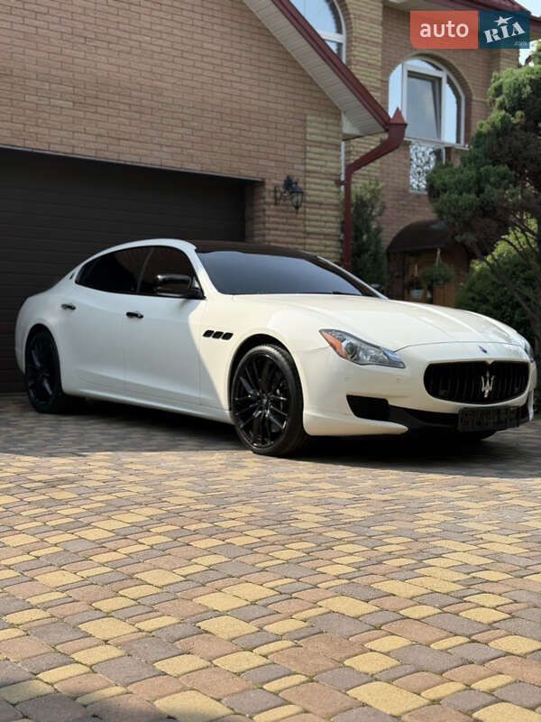 Седан Maserati Quattroporte 2013 в 
