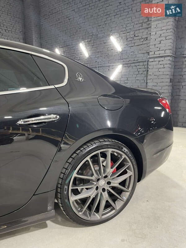 Седан Maserati Quattroporte 2013 в Киеве фото 19 Седан Maserati Quattroporte 2013 в Киеве