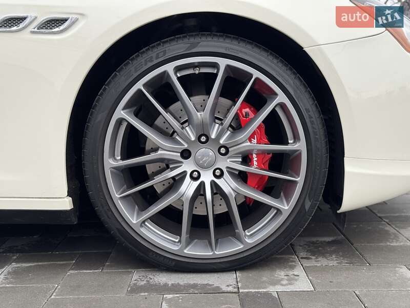 Седан Maserati Quattroporte 2015 в Киеве