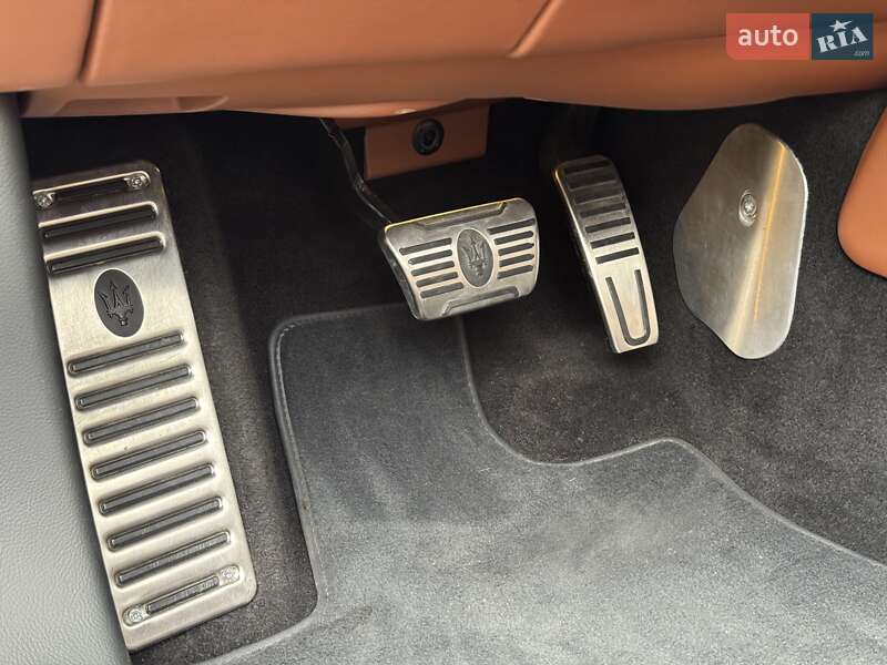 Седан Maserati Quattroporte 2015 в Киеве