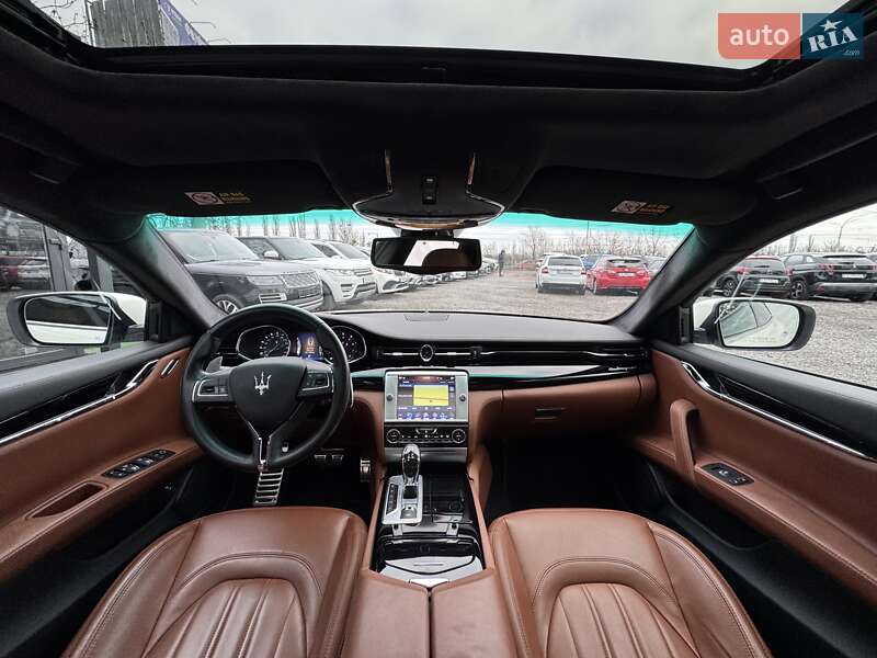 Седан Maserati Quattroporte 2015 в Киеве