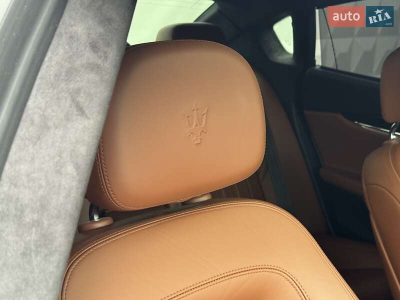Седан Maserati Quattroporte 2015 в Киеве