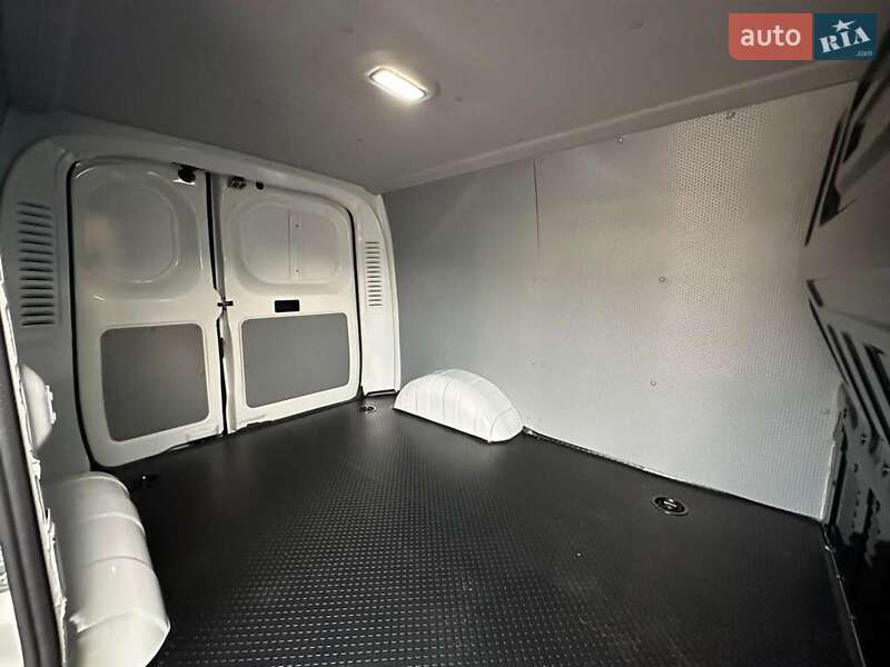 Грузовой фургон Maxus e-Deliver 3 2022 в Киеве фото 16 Грузовой фургон Maxus e-Deliver 3 2022 в Киеве