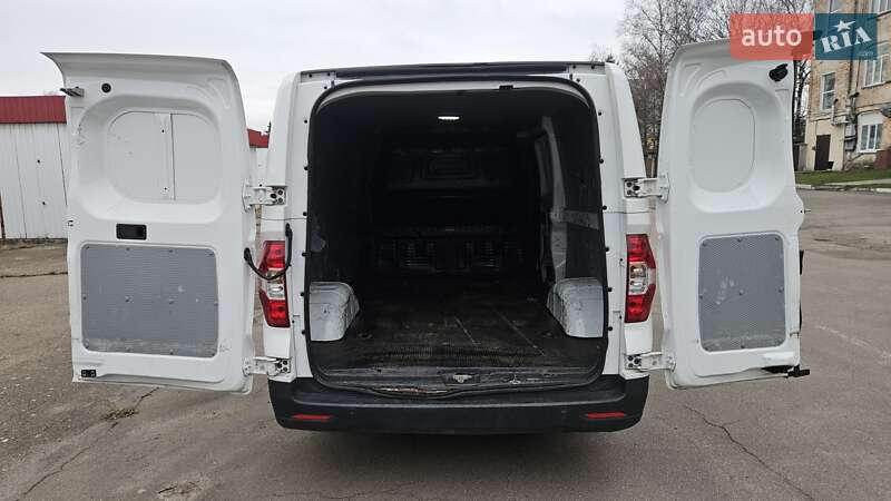 Грузовой фургон Maxus e-Deliver 3 2023 в Радомышле фото 24 Грузовой фургон Maxus e-Deliver 3 2023 в Радомышле