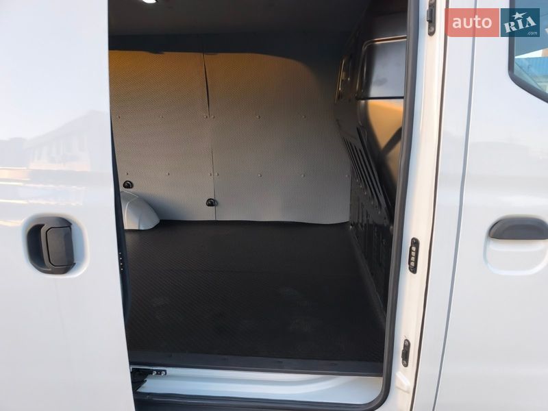 Грузовой фургон Maxus e-Deliver 3 2023 в Киеве