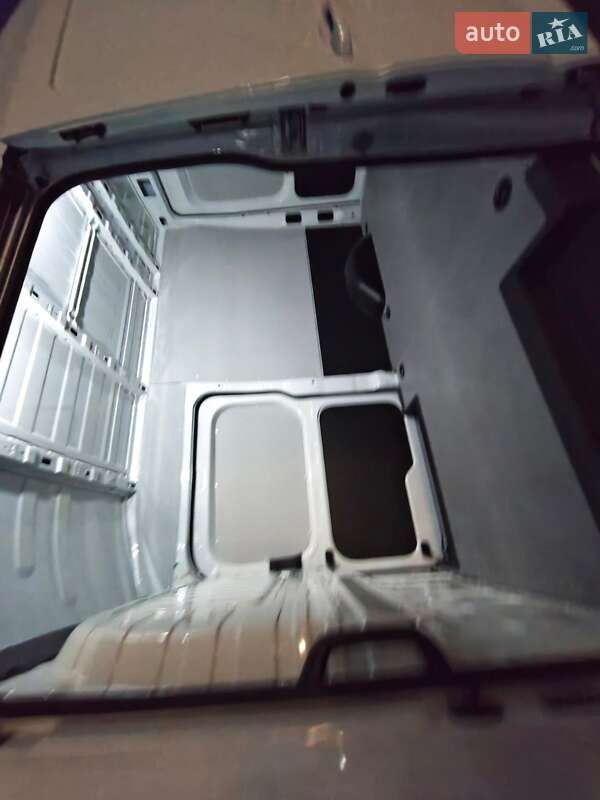 Грузовой фургон Maxus e-Deliver 9 2023 в Киеве