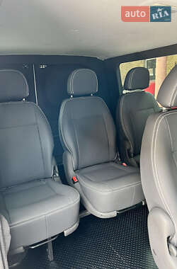 Мінівен Maxus EV30L 2022 в 