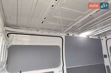 Грузовой фургон Maxus EV80 2019 в 
