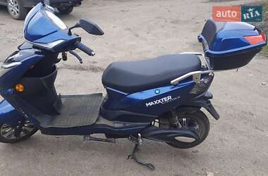 Скутер Maxxter Falcon 2020 в 