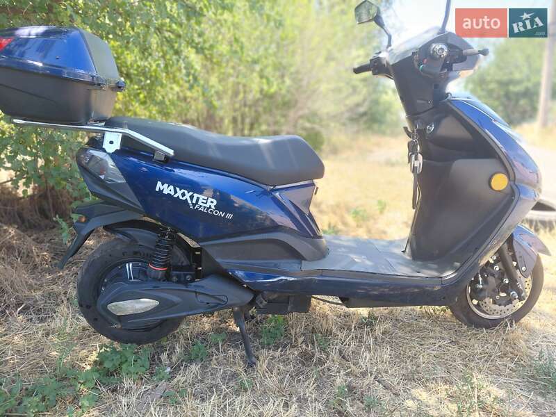 Скутер Maxxter Falcon 2022 в 