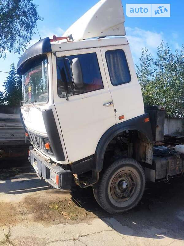 Тягач МАЗ 3575 1992 в Коростышеве