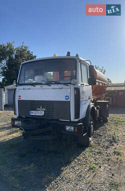 Пескоразбрасывающая машина МАЗ 5571 2009 в 