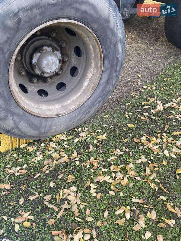 Зерновоз - полуприцеп МАЗ 938662 2003 в Пятихатках