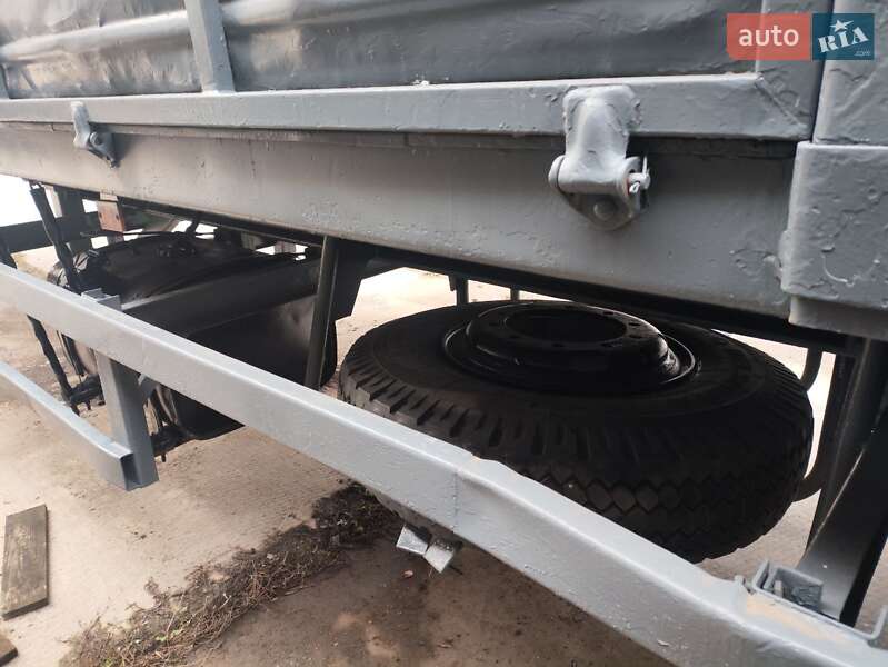 Бортовий напівпричіп МАЗ 93866 2005 в Кременці