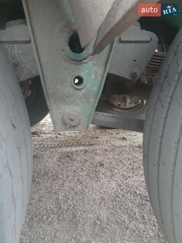 Зерновоз - полуприцеп МАЗ 9758 2005 в Лубнах