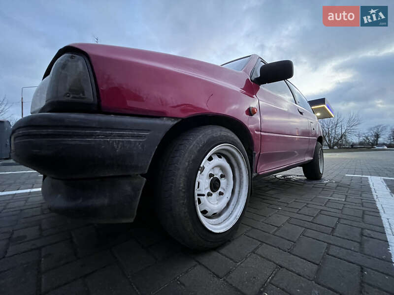 Хэтчбек Mazda 121 1988 в Запорожье