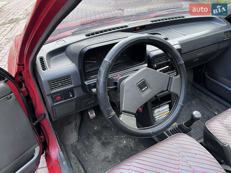 Хэтчбек Mazda 121 1988 в Запорожье