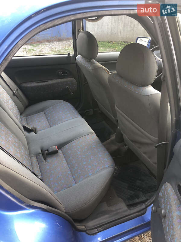 Седан Mazda 121 1993 в Кременчуге