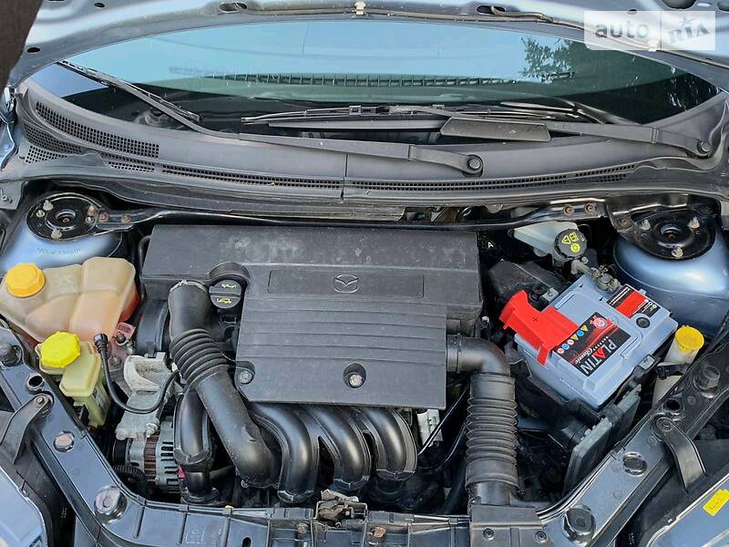 Минивэн Mazda 2 2007 в Ровно