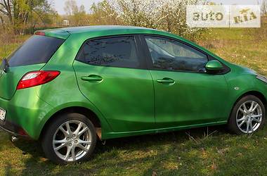 Хэтчбек Mazda 2 2008 в 
