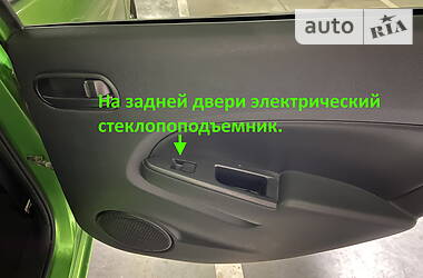 Хэтчбек Mazda 2 2008 в 