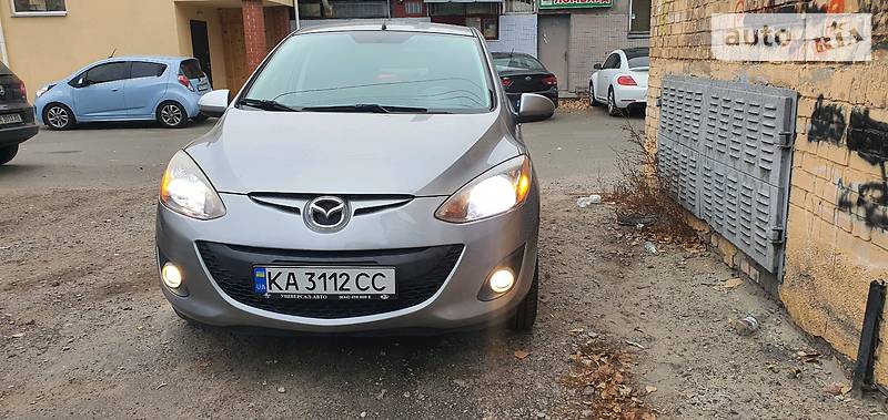 Хэтчбек Mazda 2 2013 в Киеве