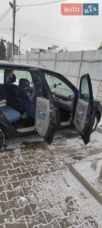 Хетчбек Mazda 2 2004 в Києві фото 6 Хетчбек Mazda 2 2004 в Києві