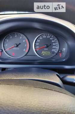 Хэтчбек Mazda 2 2003 в 
