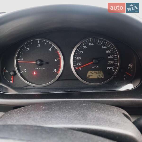 Хэтчбек Mazda 2 2004 в Киеве