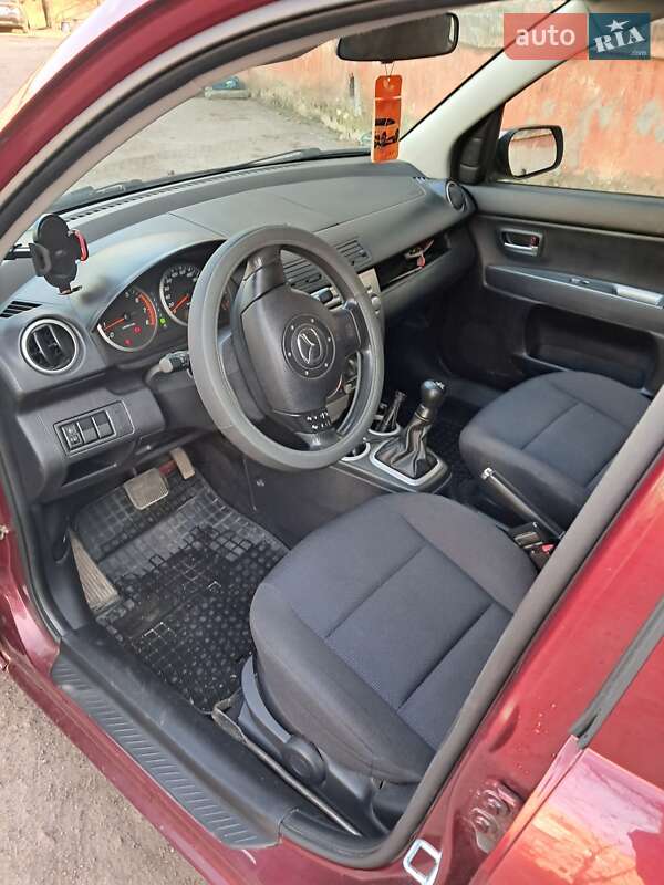 Хэтчбек Mazda 2 2007 в Коростене