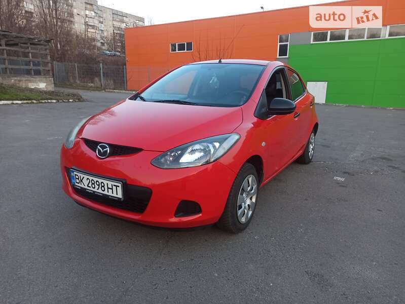 Хэтчбек Mazda 2 2009 в Ровно