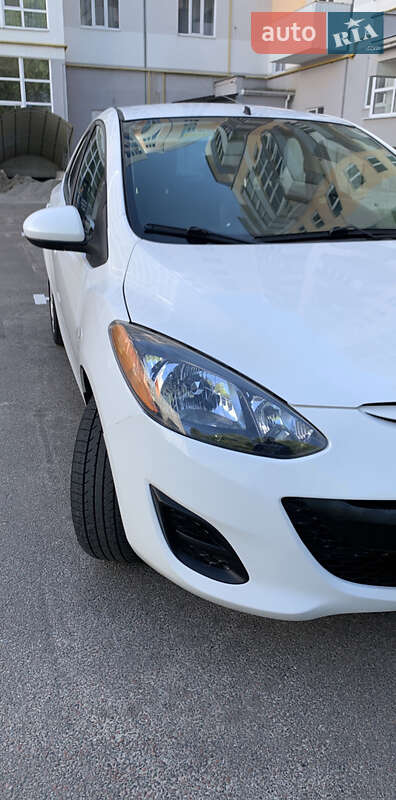 Хэтчбек Mazda 2 2014 в Чернигове
