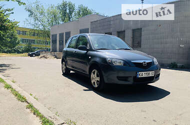 Хэтчбек Mazda 2 2004 в 
