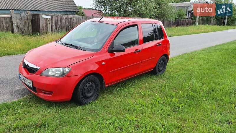 Mazda 2 2005
