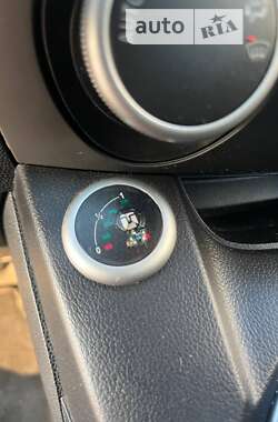 Хэтчбек Mazda 2 2011 в 