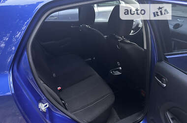 Хэтчбек Mazda 2 2009 в 