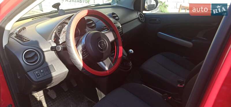 Хэтчбек Mazda 2 2014 в Черкассах
