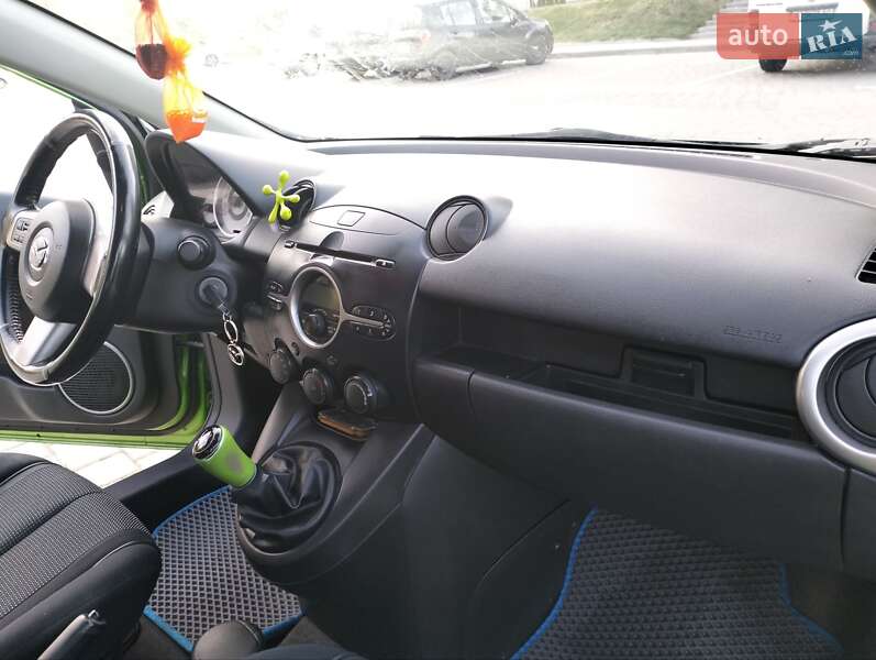Хетчбек Mazda 2 2008 в Луцьку
