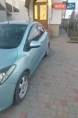 Хэтчбек Mazda 2 2008 в 