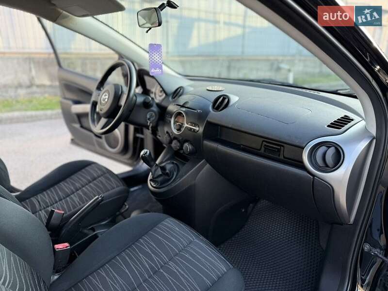 Хэтчбек Mazda 2 2008 в Днепре