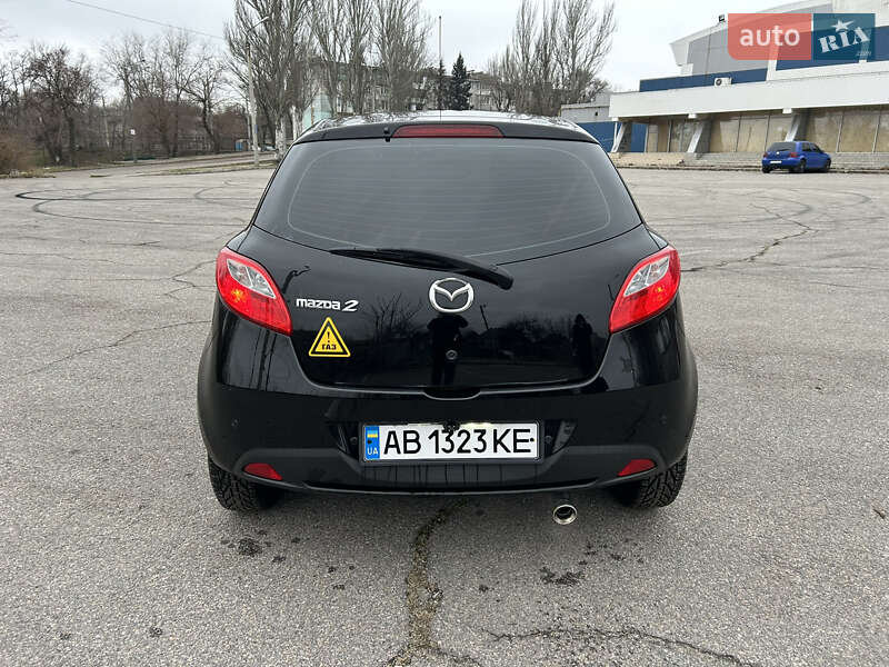 Хэтчбек Mazda 2 2009 в Запорожье