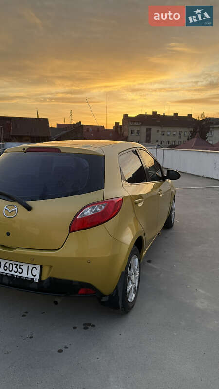 Хетчбек Mazda 2 2008 в Мукачевому